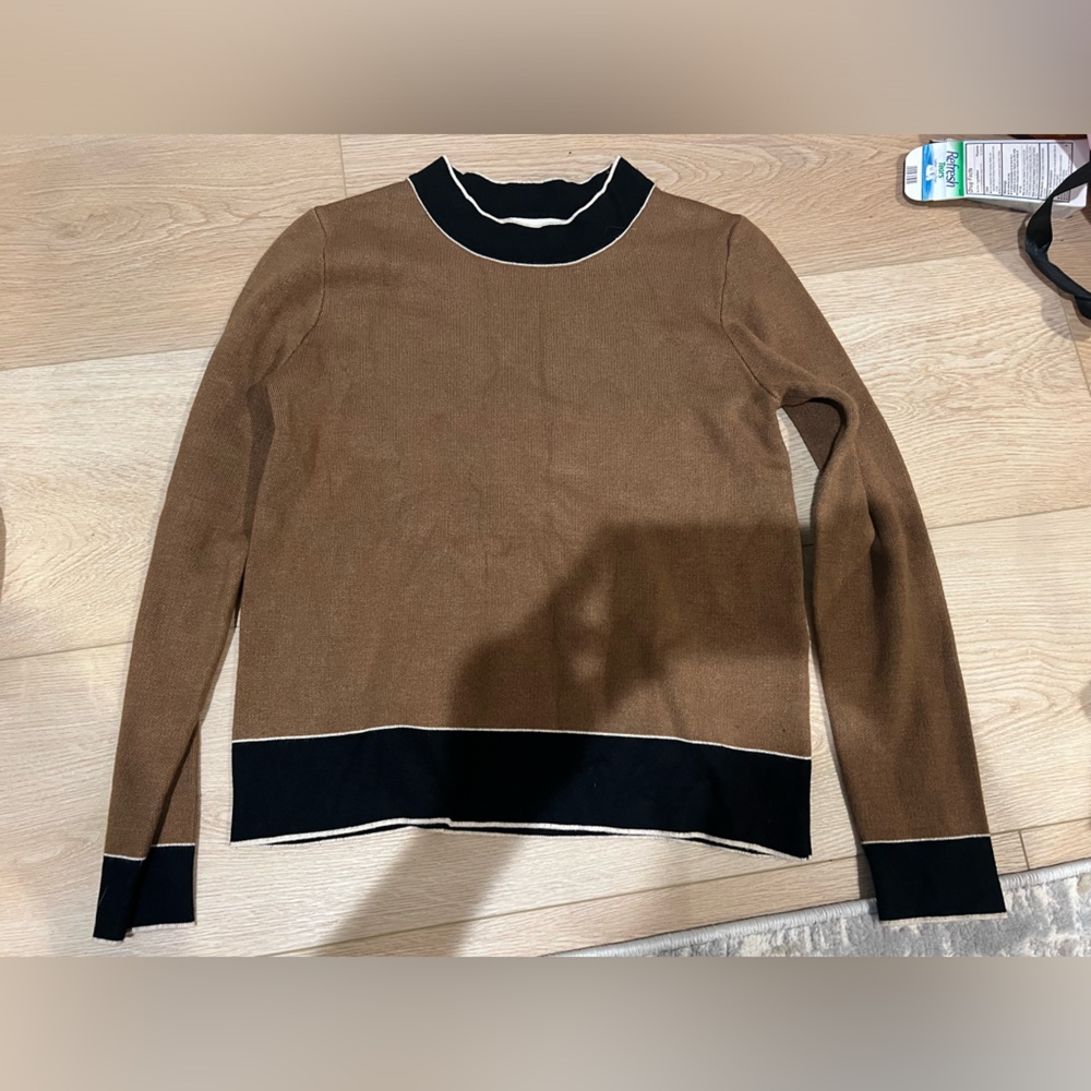 Like New Max Studio Crewneck Sweater
